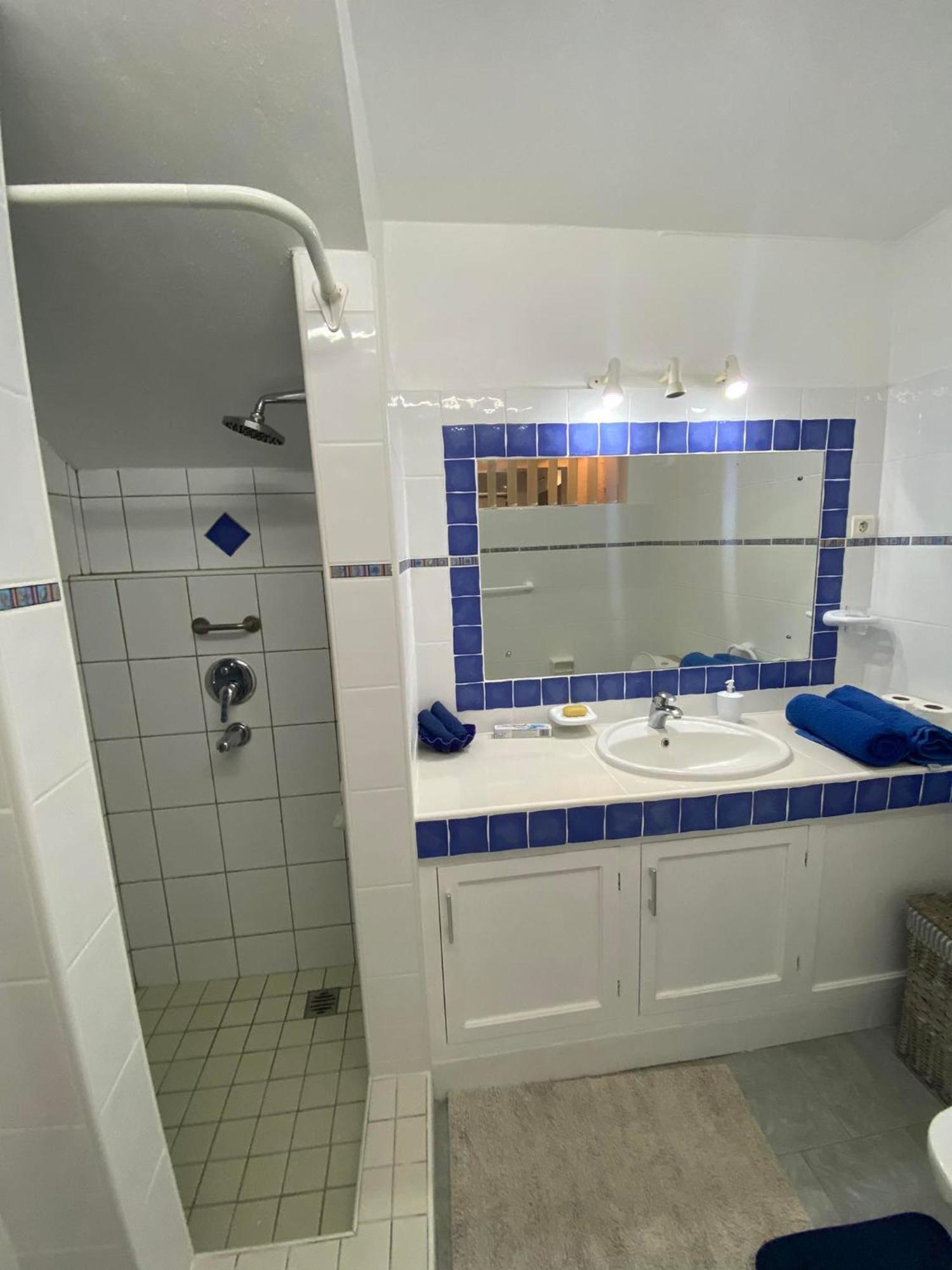 Islands View - Mazor Beach Villas グラン・ゴーブ 部屋 写真